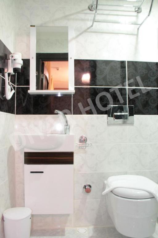Diyar Budget Hotel Istanboel Buitenkant foto