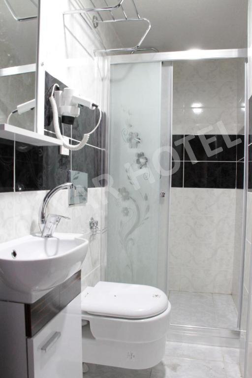 Diyar Budget Hotel Istanboel Buitenkant foto